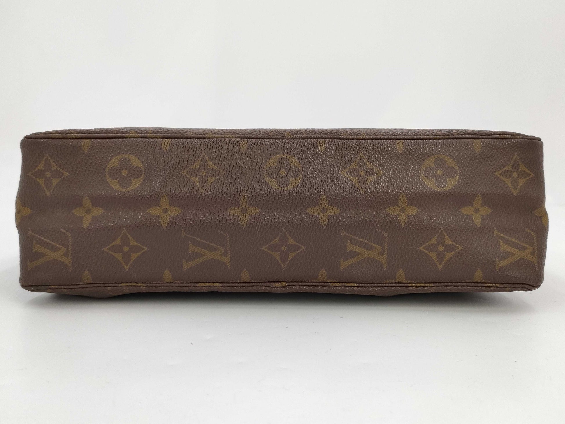 LOUIS VUITTON Monogram Truest Wallet 28 Second Bag