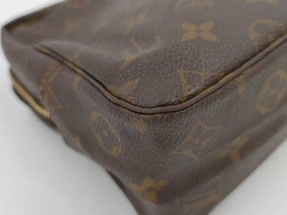 LOUIS VUITTON Monogram Truest Wallet 28 Second Bag
