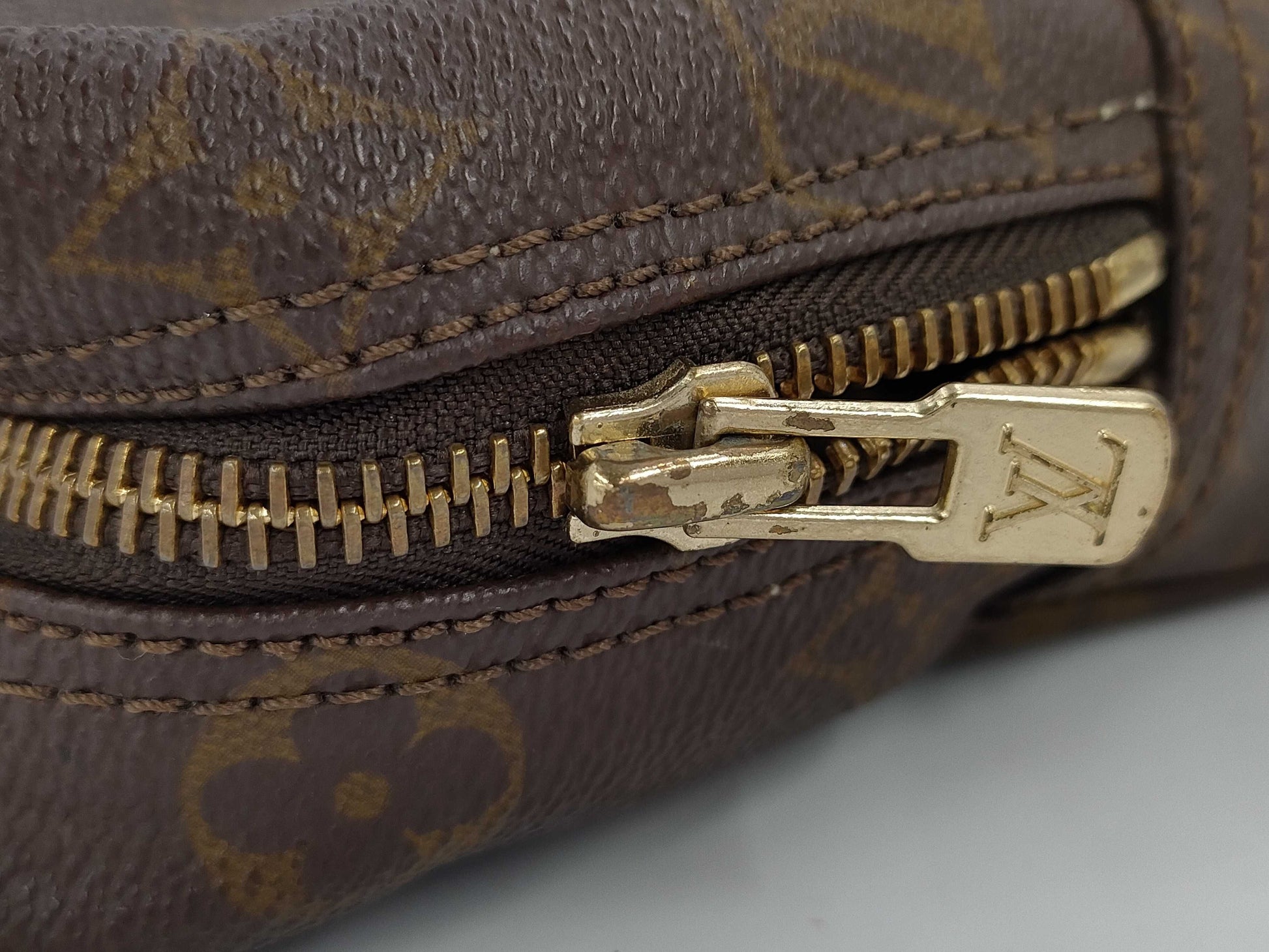 LOUIS VUITTON Monogram Truest Wallet 28 Second Bag