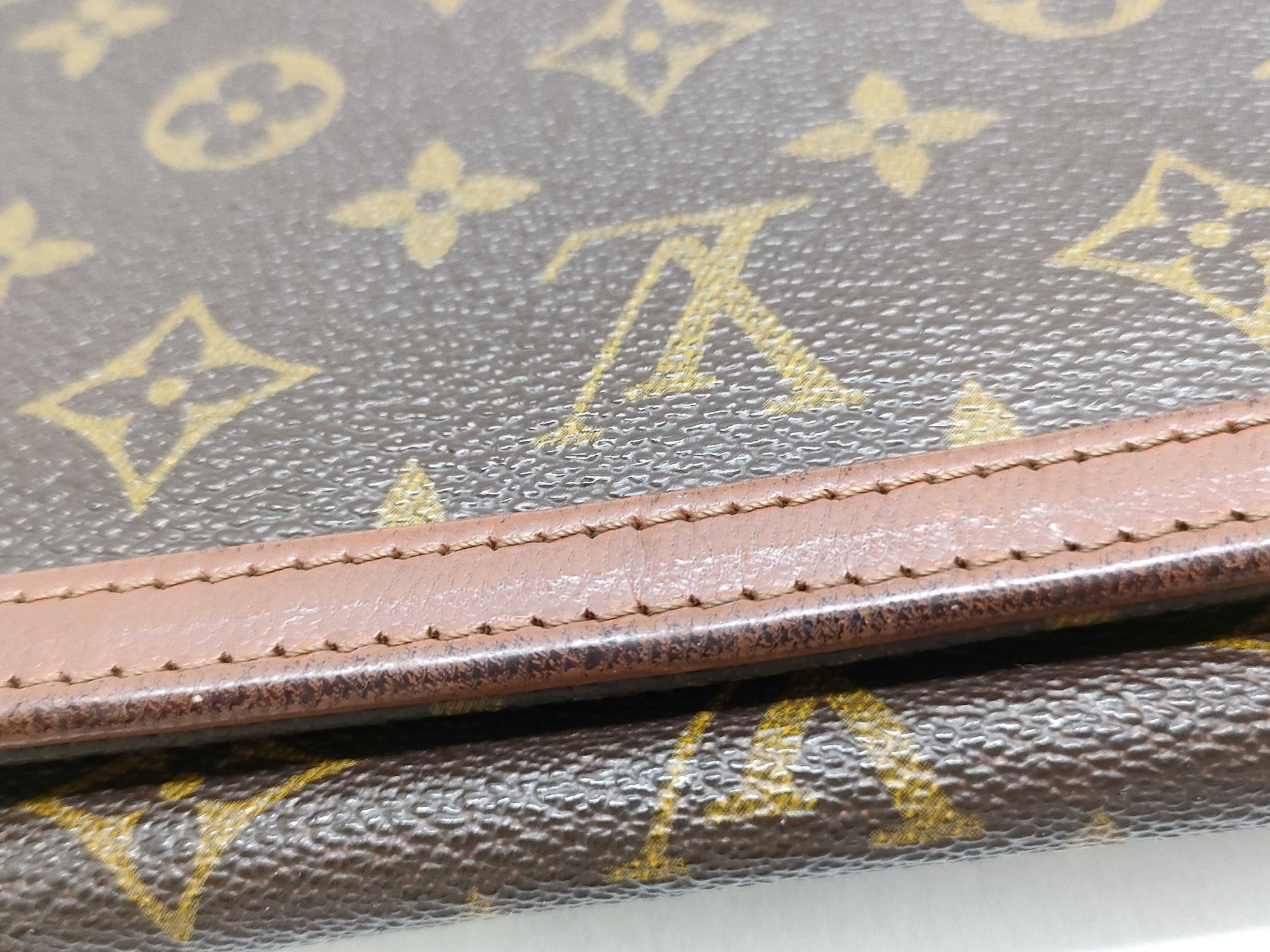 LOUIS VUITTON Monogram LV Bag 