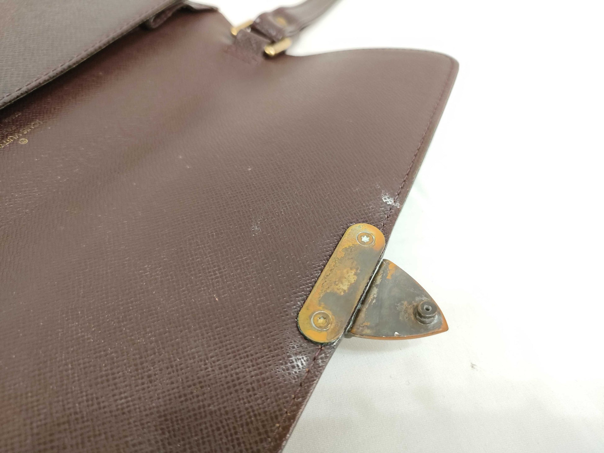 LOUIS VUITTON Taiga Clado M30196 Acajou Second Bag with Dust Bag