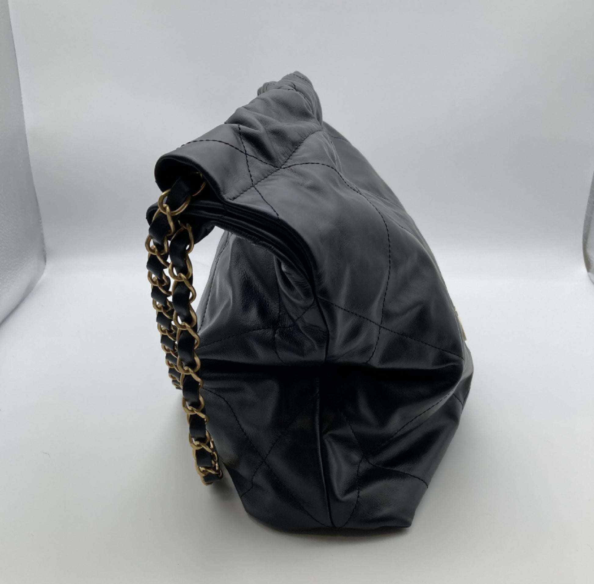 CHANEL 22 Shoulder Bag
