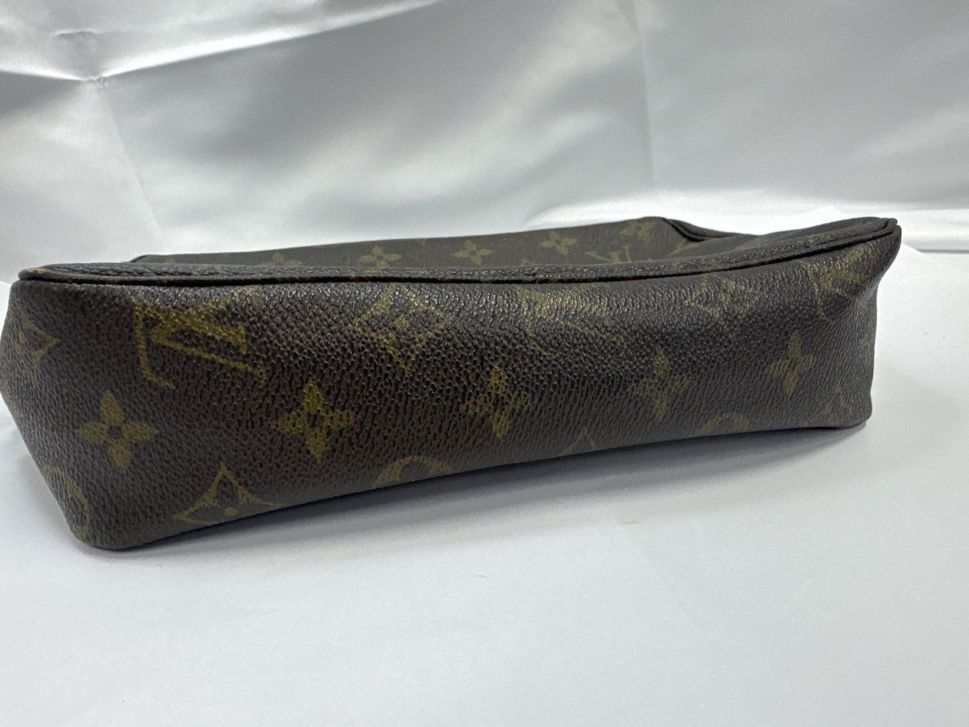 LOUIS VUITTON Truss Toilette 23 Second Bag
