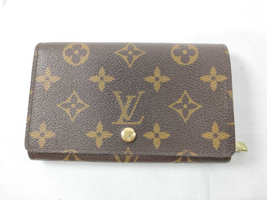 LOUIS VUITTON L Zipper Bi-Fold Wallet Monogram