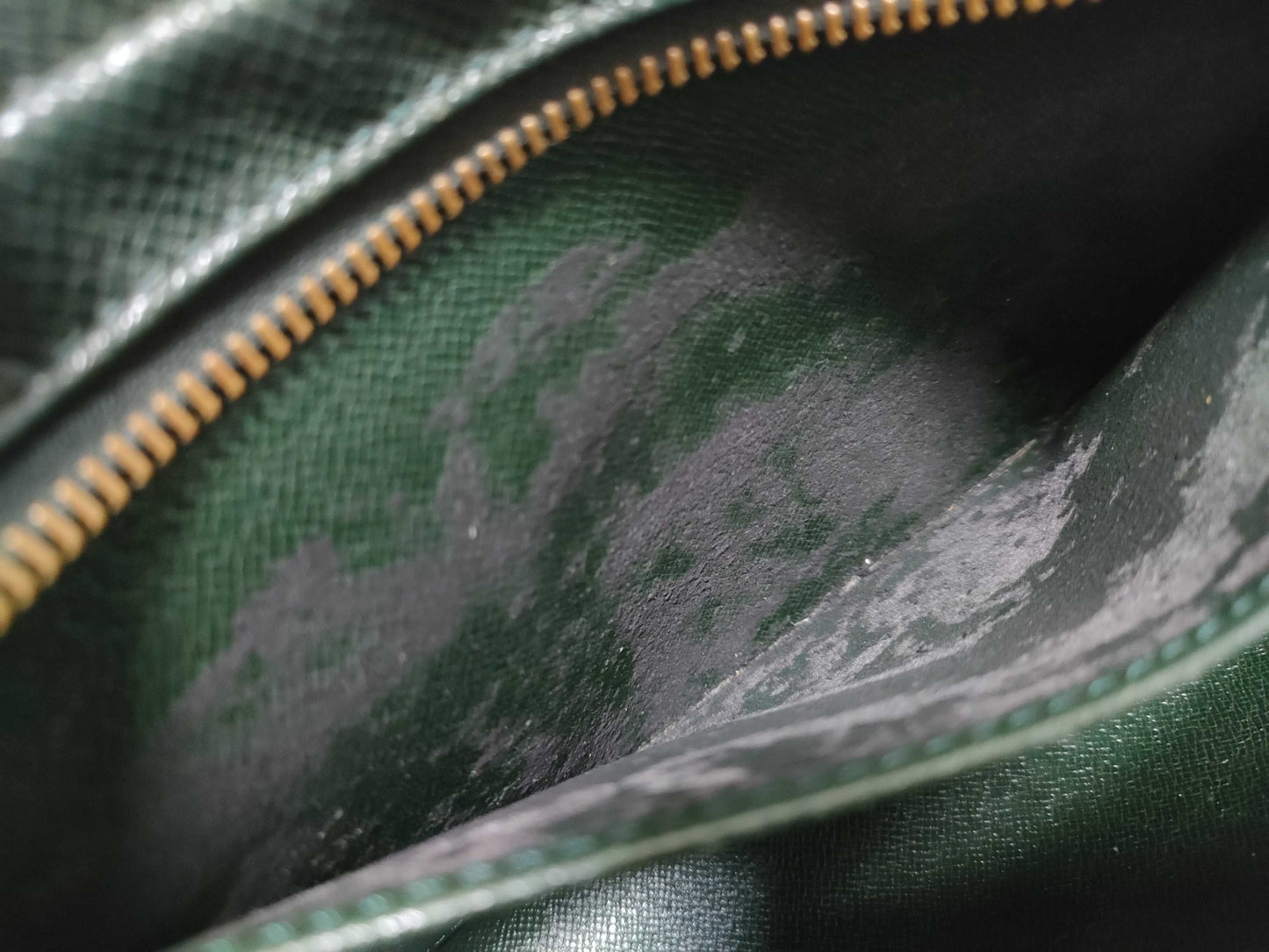 LOUIS VUITTON Taiga Baikal Clutch Bag Second Bag