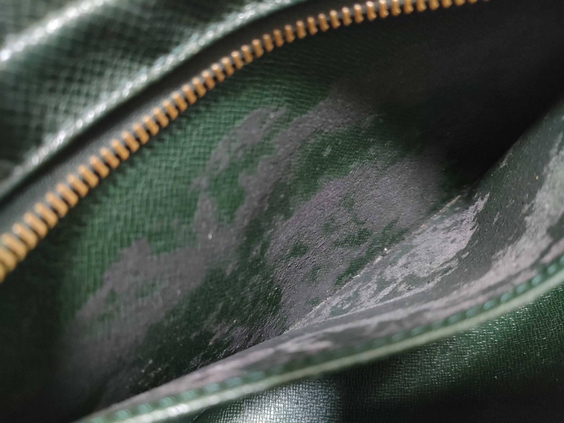 LOUIS VUITTON Taiga Baikal Clutch Bag Second Bag