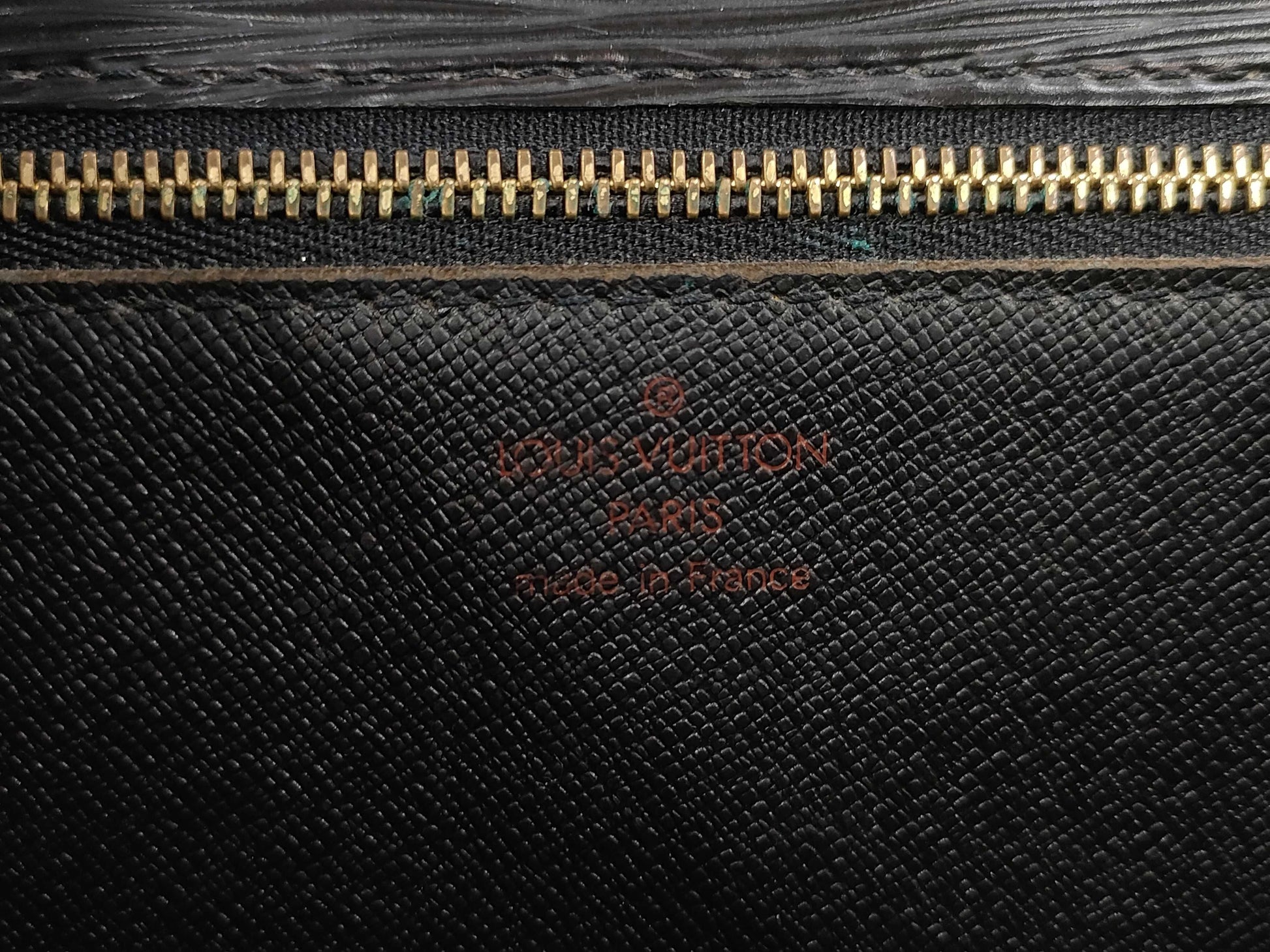 LOUIS VUITTON Epi Leather Pochette Serie Dragonne M52612 VI0999 Second Bag