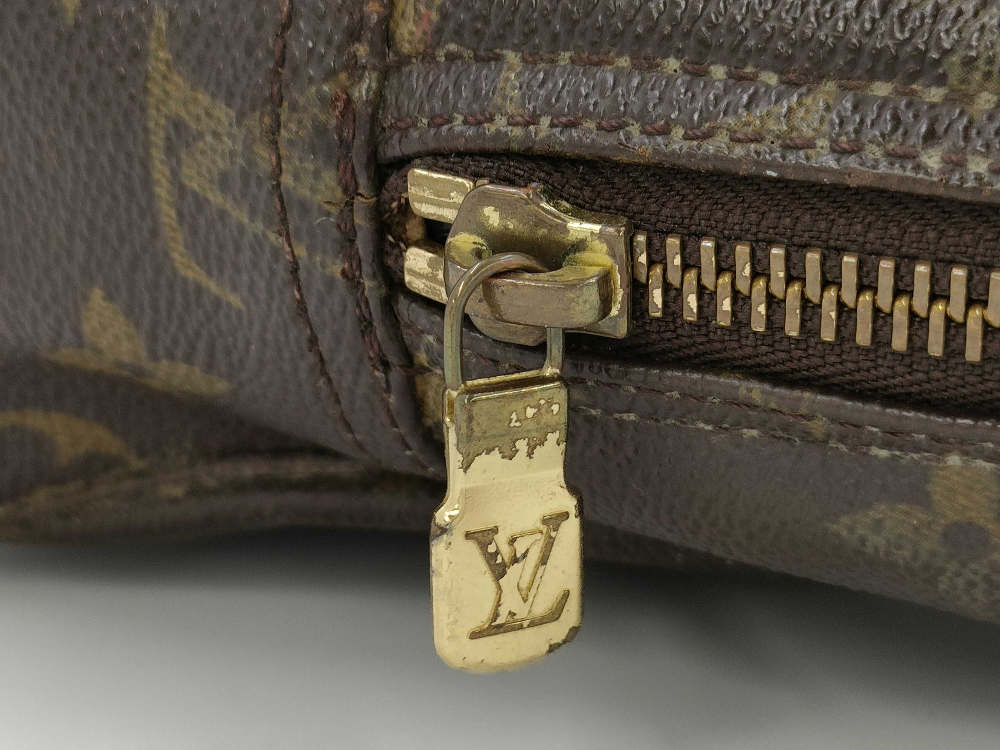 LOUIS VUITTON Monogram True Toilet 28 M47522 842 Second Bag