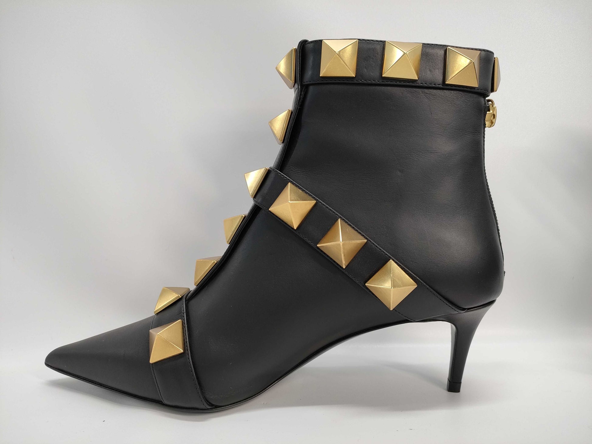 VALENTINO Roman Stud Short Boots Size 35 1/2 Other Shoes