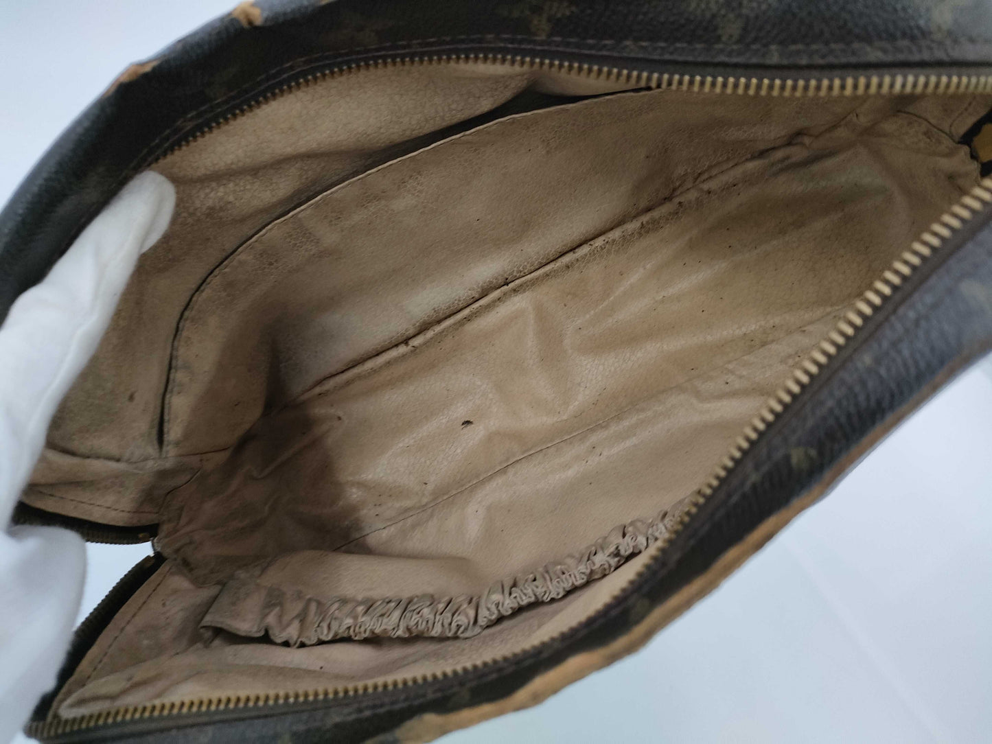 LOUIS VUITTON True Toilet Second Bag