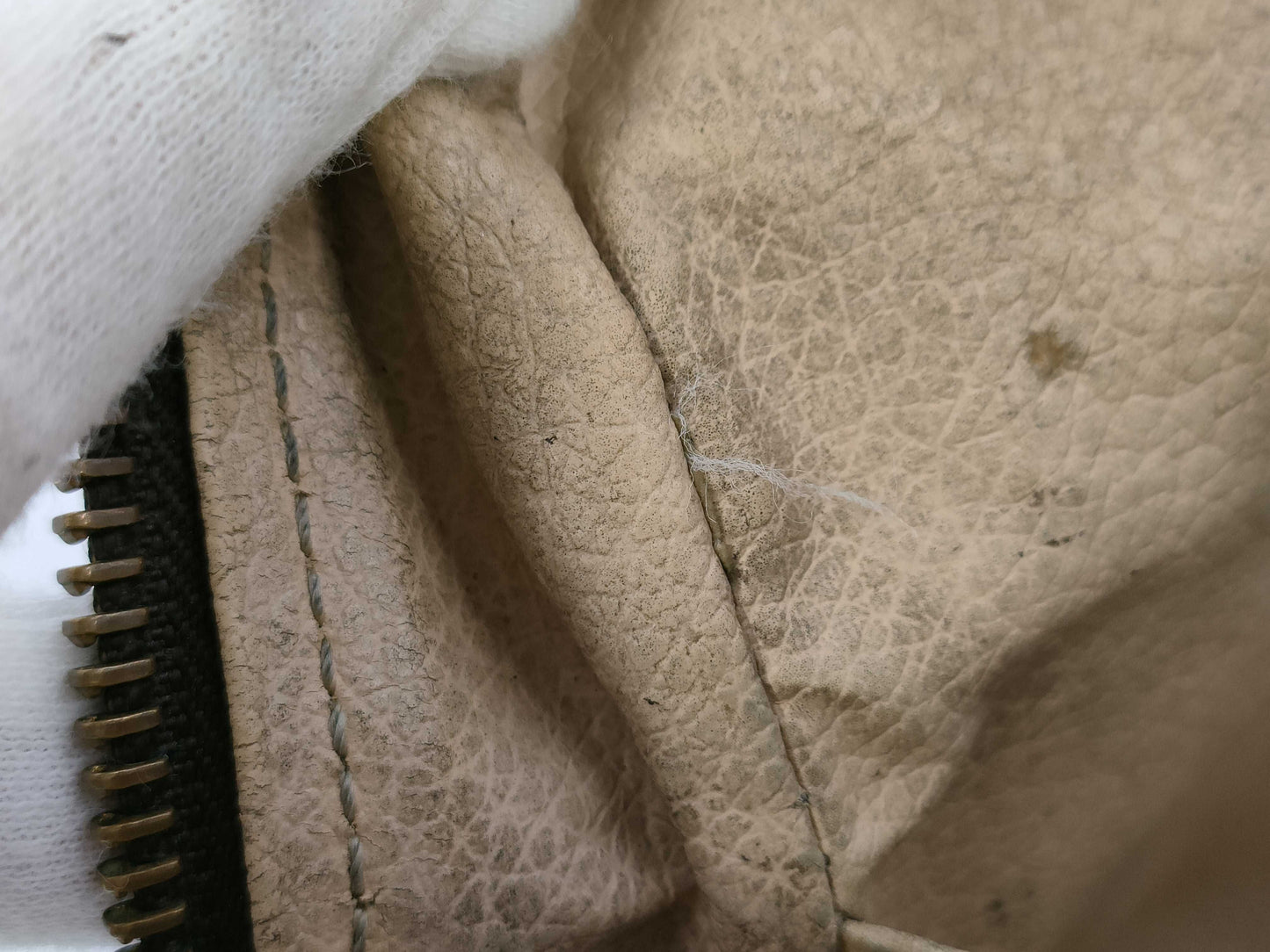 LOUIS VUITTON True Toilet Second Bag
