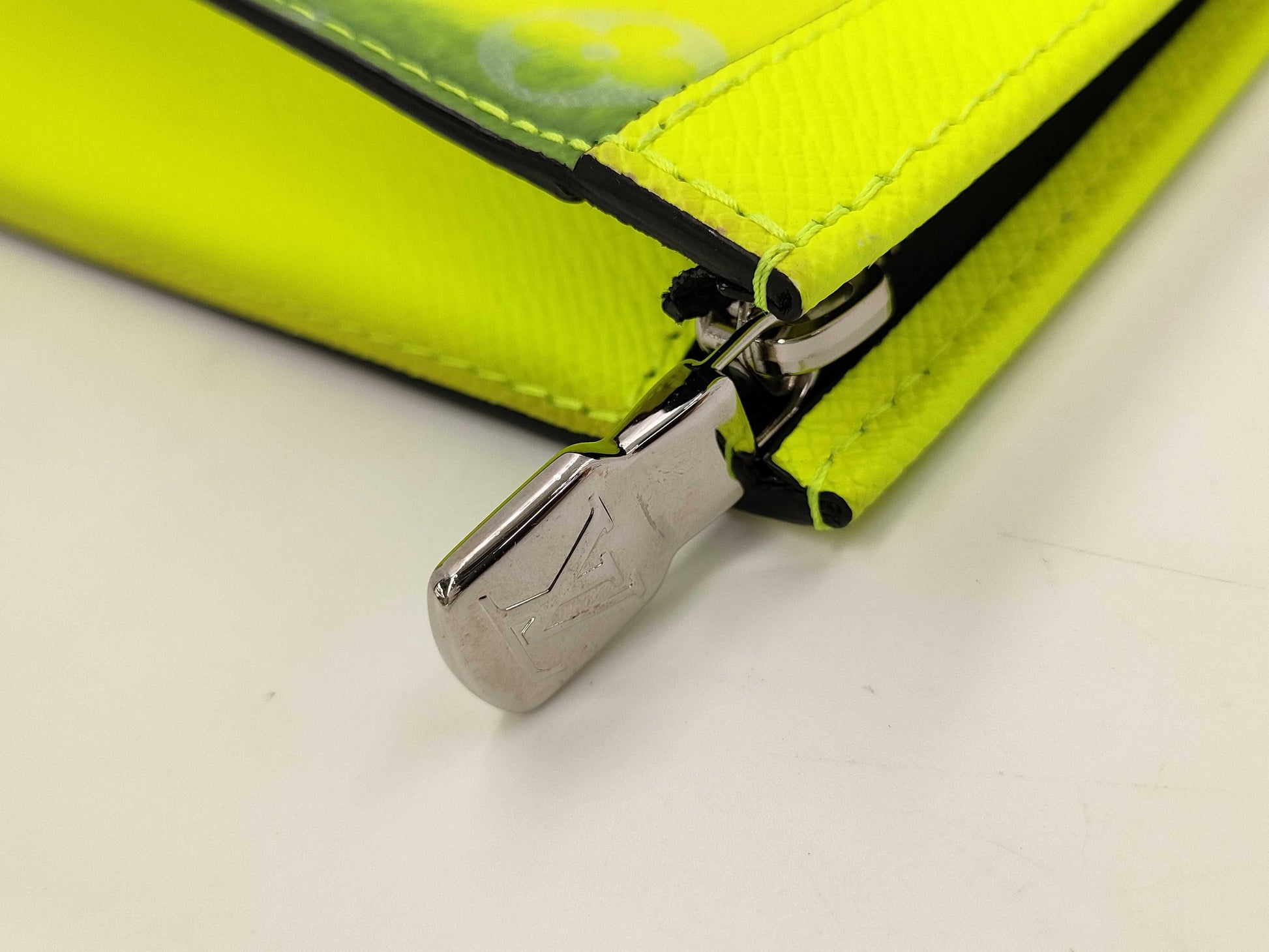 LOUIS VUITTON Pochette Voyage Second Bag