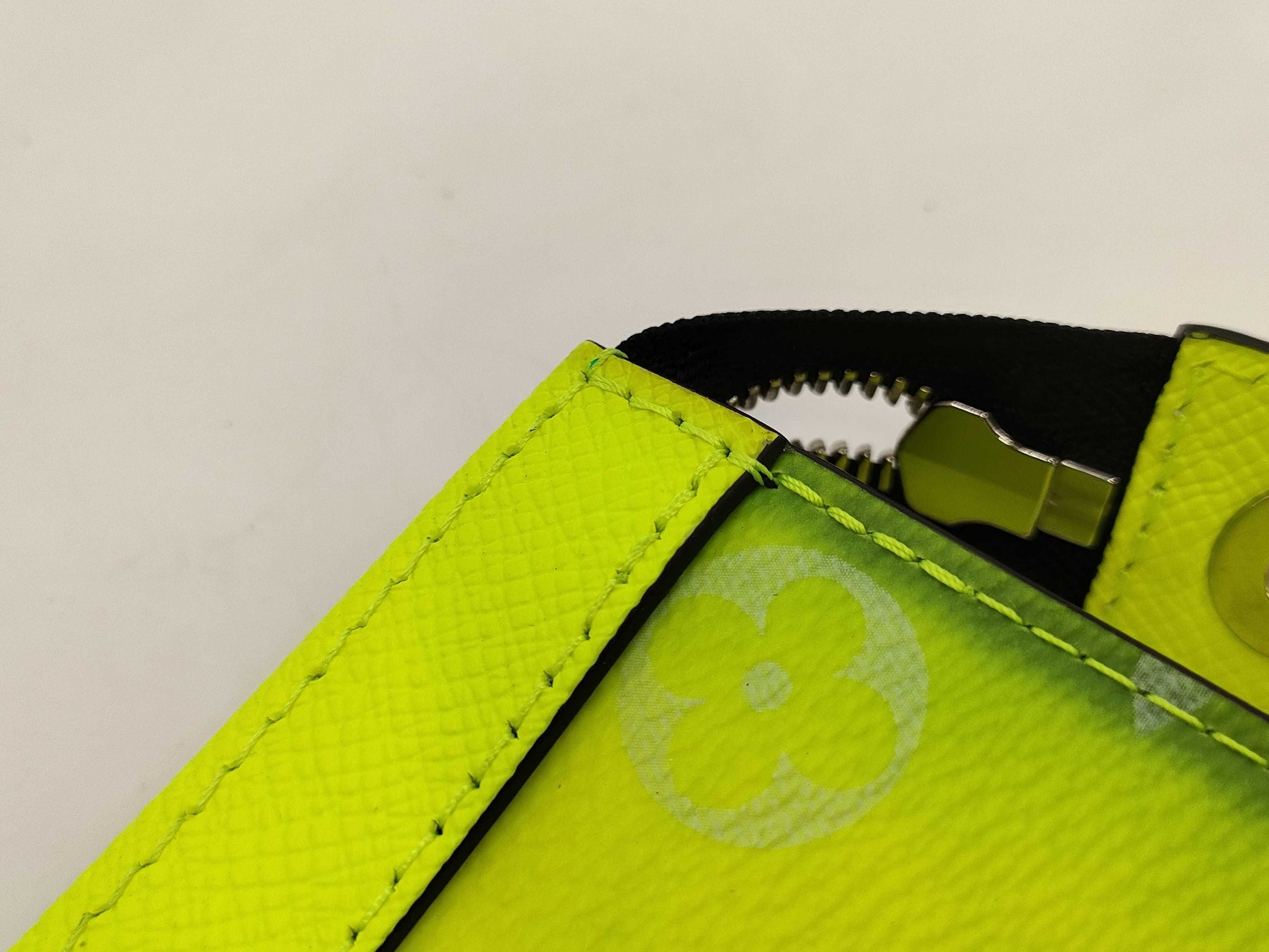 LOUIS VUITTON Pochette Voyage Second Bag