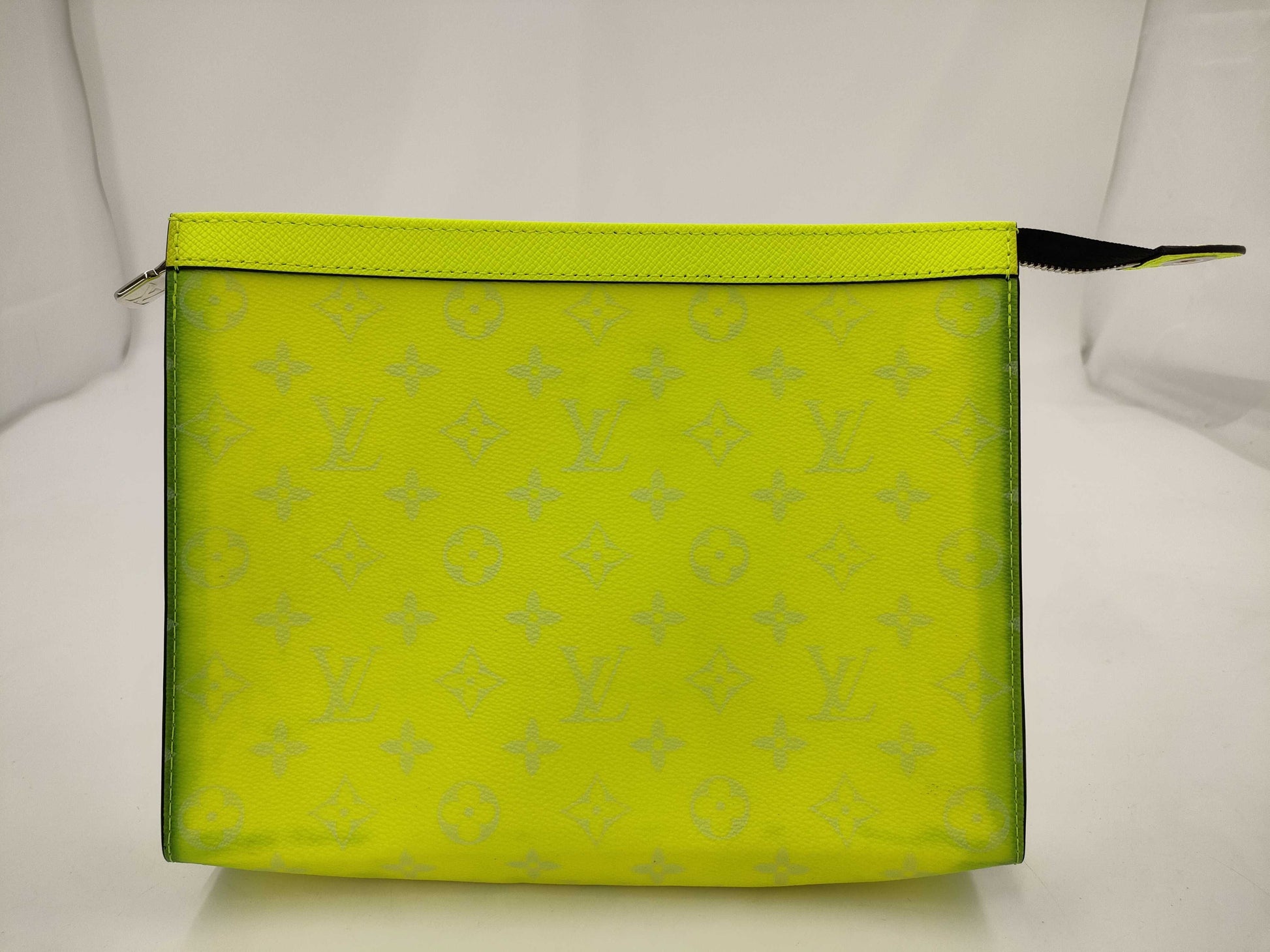 LOUIS VUITTON Pochette Voyage Second Bag