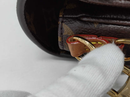 LOUIS VUITTON Pochette Metis EW M46279 Shoulder Bag