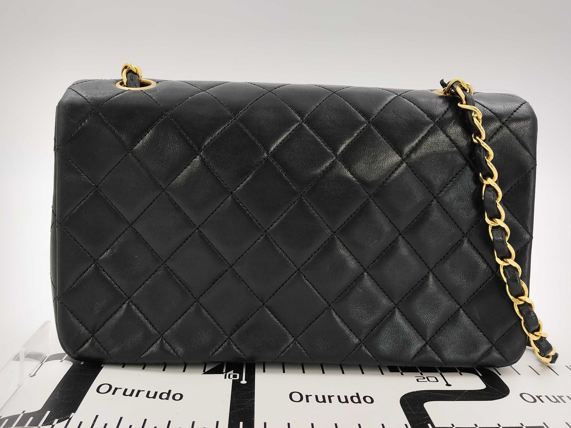 CHANEL Matelasse Chain Shoulder Bag