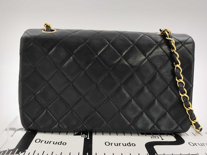 CHANEL Matelasse Chain Shoulder Bag