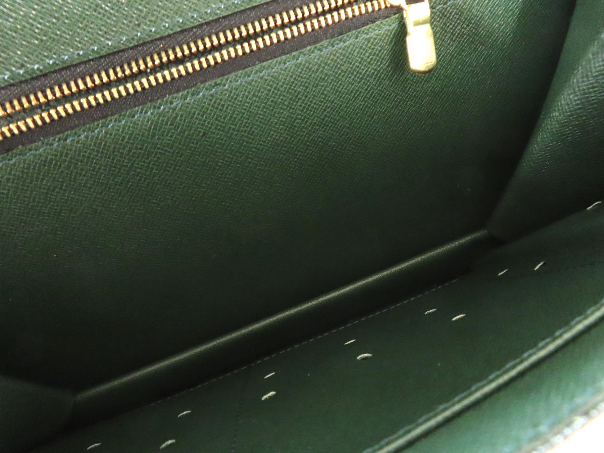 LOUIS VUITTON Taiga Louis Vuitton Taiga Second Bag Clutch Second Bag
