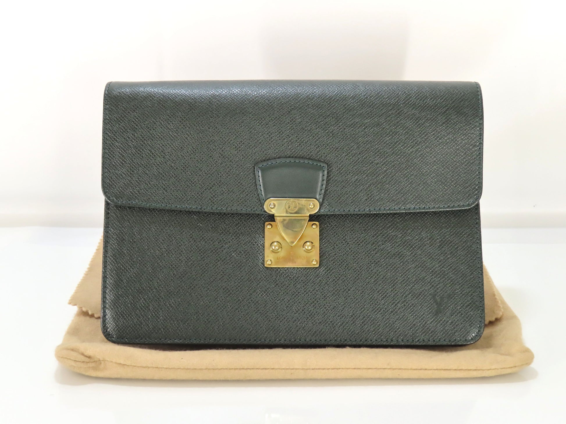 LOUIS VUITTON Taiga Louis Vuitton Taiga Second Bag Clutch Second Bag