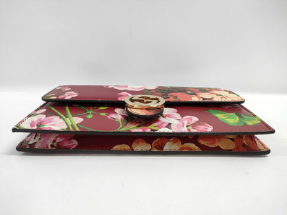 GUCCI Interlocking Chain Shoulder Bag in Leather with Red Flowers, 409340/0416