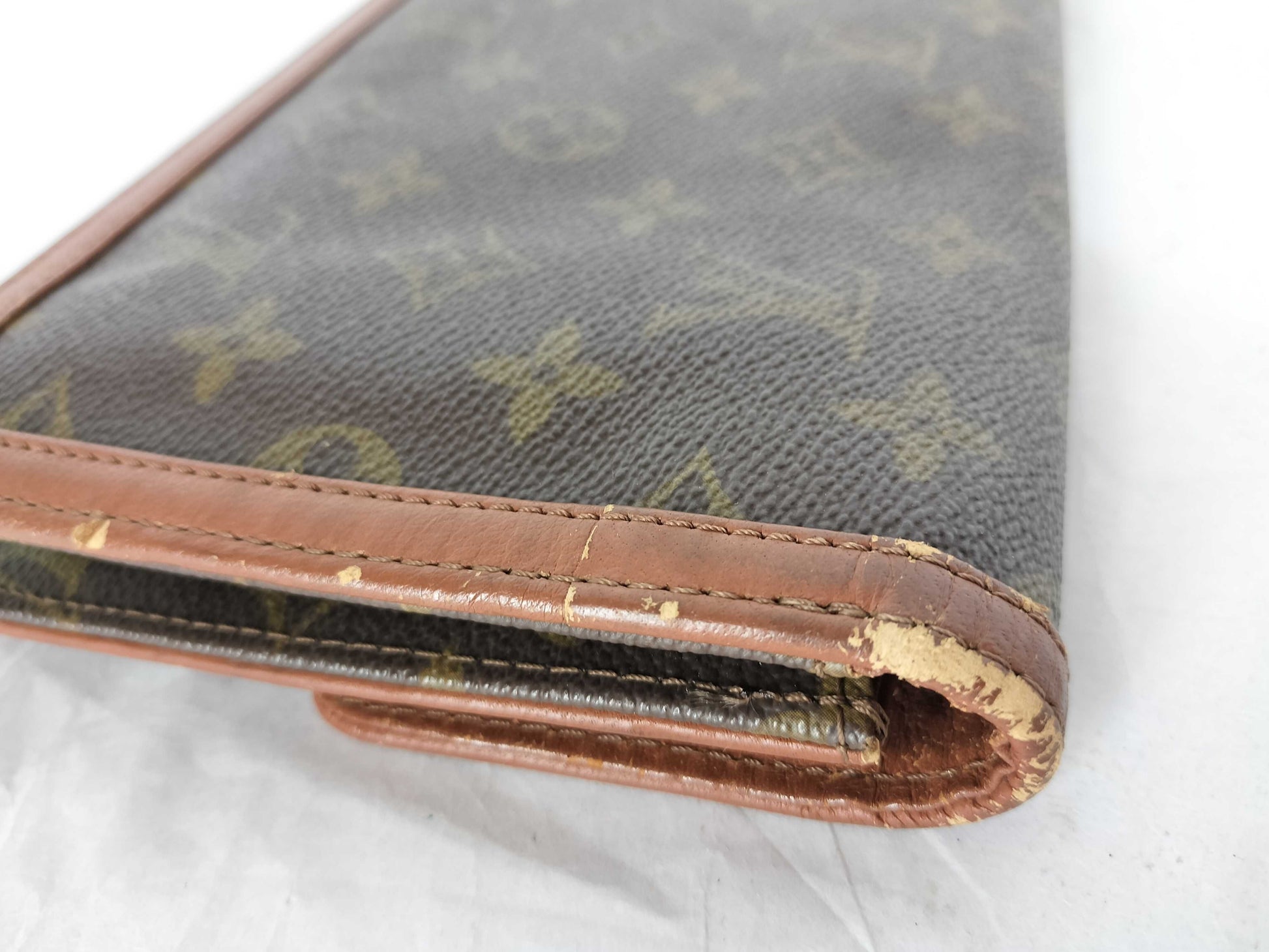 LOUIS VUITTON Monogram LV Push Lock Second Bag