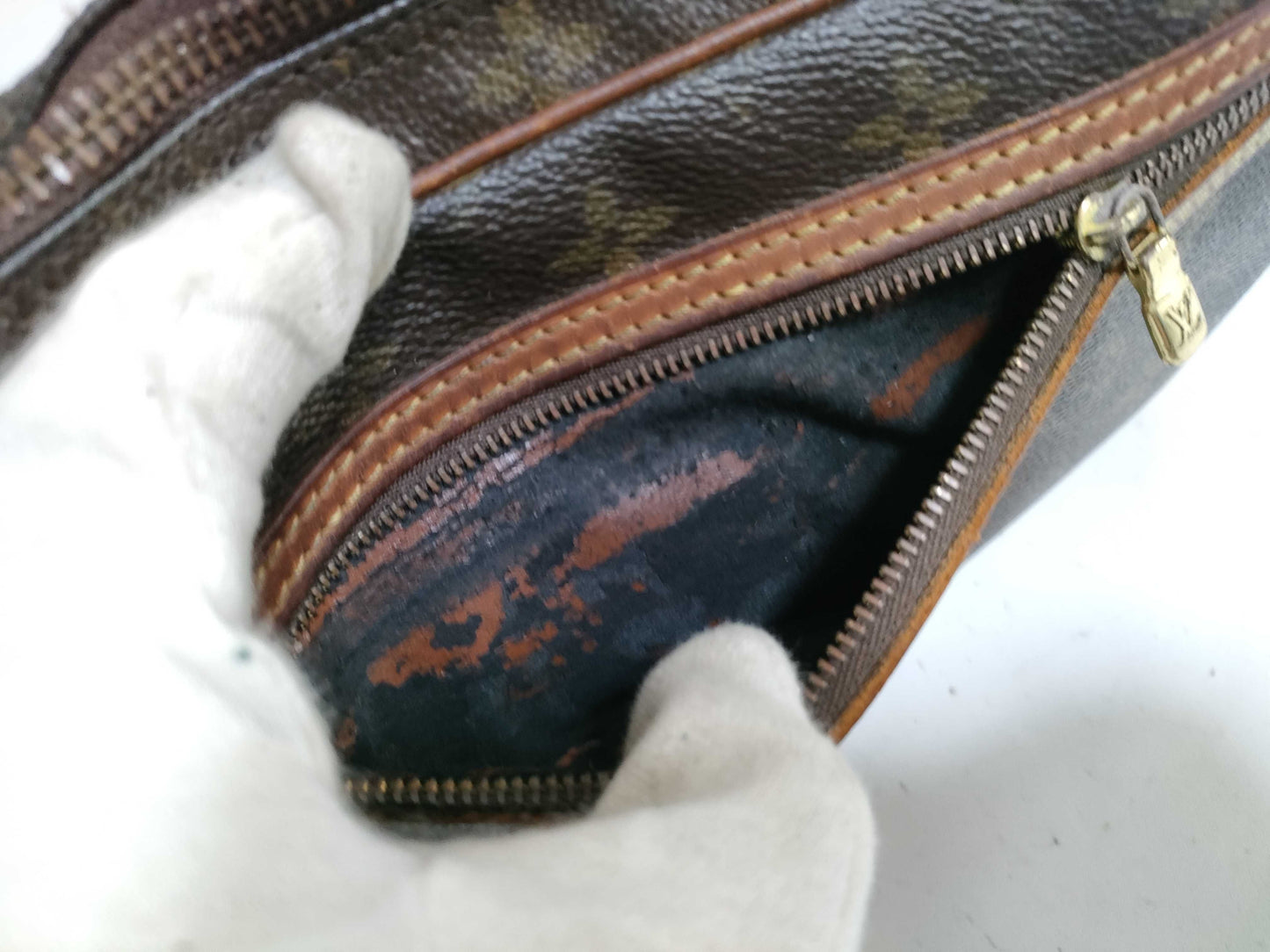 (10320_0440) LOUIS VUITTON Monogram Marly Dragonne PM Bag M51827 Serial Number Unknown