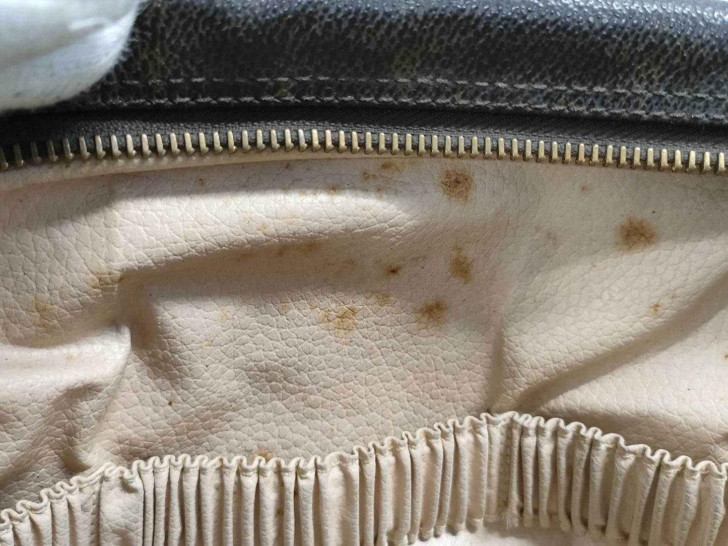(10318_0176) CHANEL Louis Vuitton Monogram Pouch Second Bag