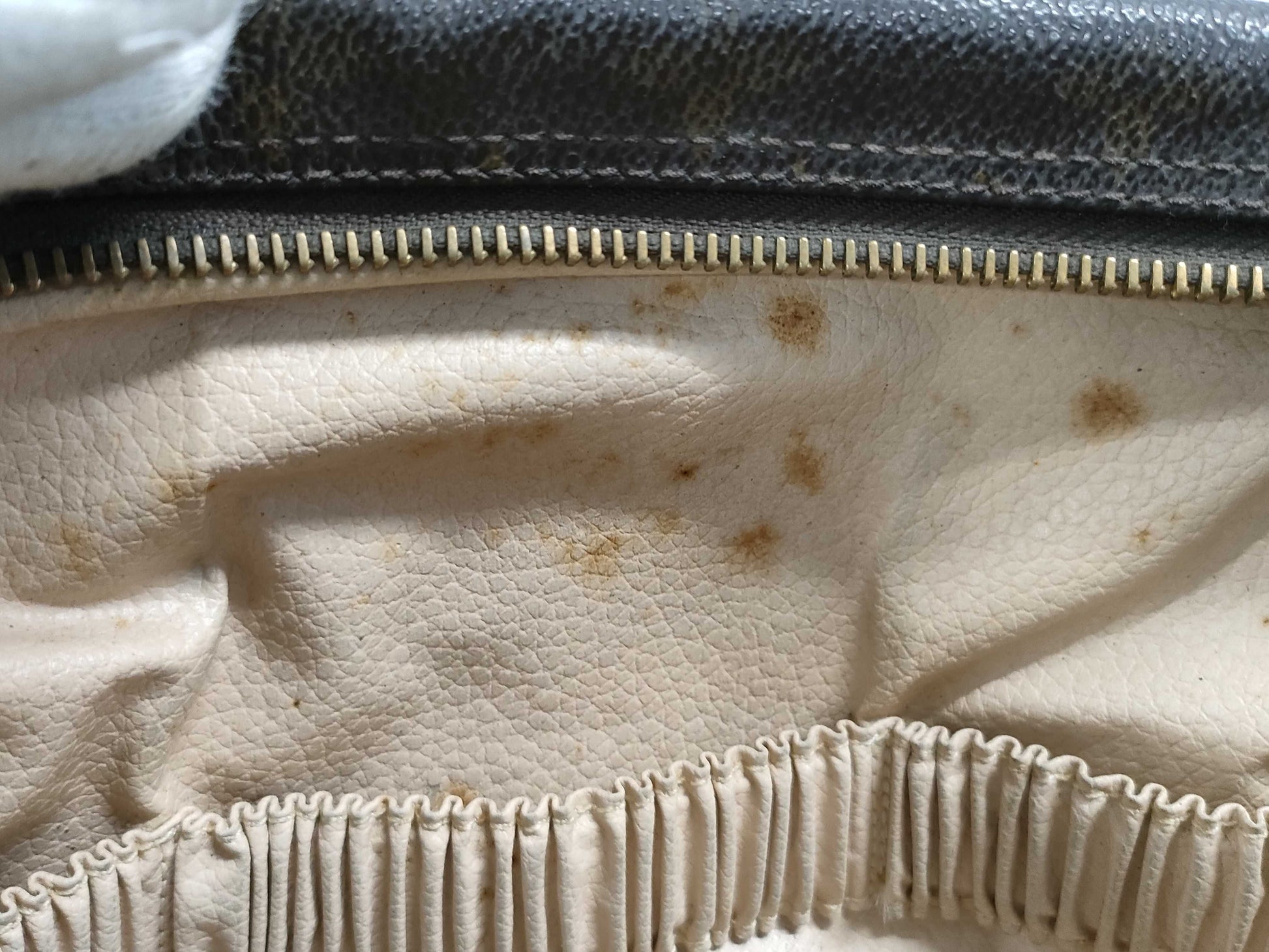 (10318_0176) CHANEL Louis Vuitton Monogram Pouch Second Bag
