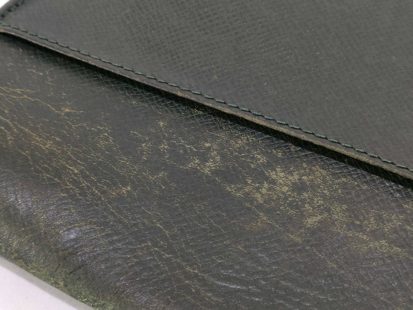 (10320_0212) LOUIS VUITTON Taiga Louis Vuitton Second Bag Taiga Clado M30194 Second Bag