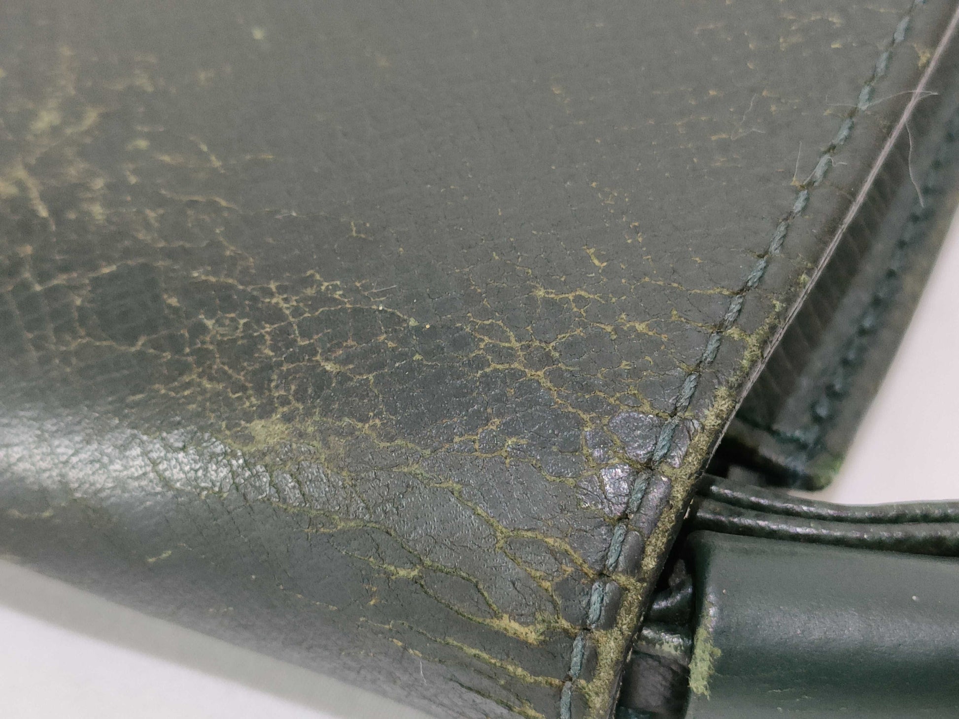 (10320_0212) LOUIS VUITTON Taiga Louis Vuitton Second Bag Taiga Clado M30194 Second Bag