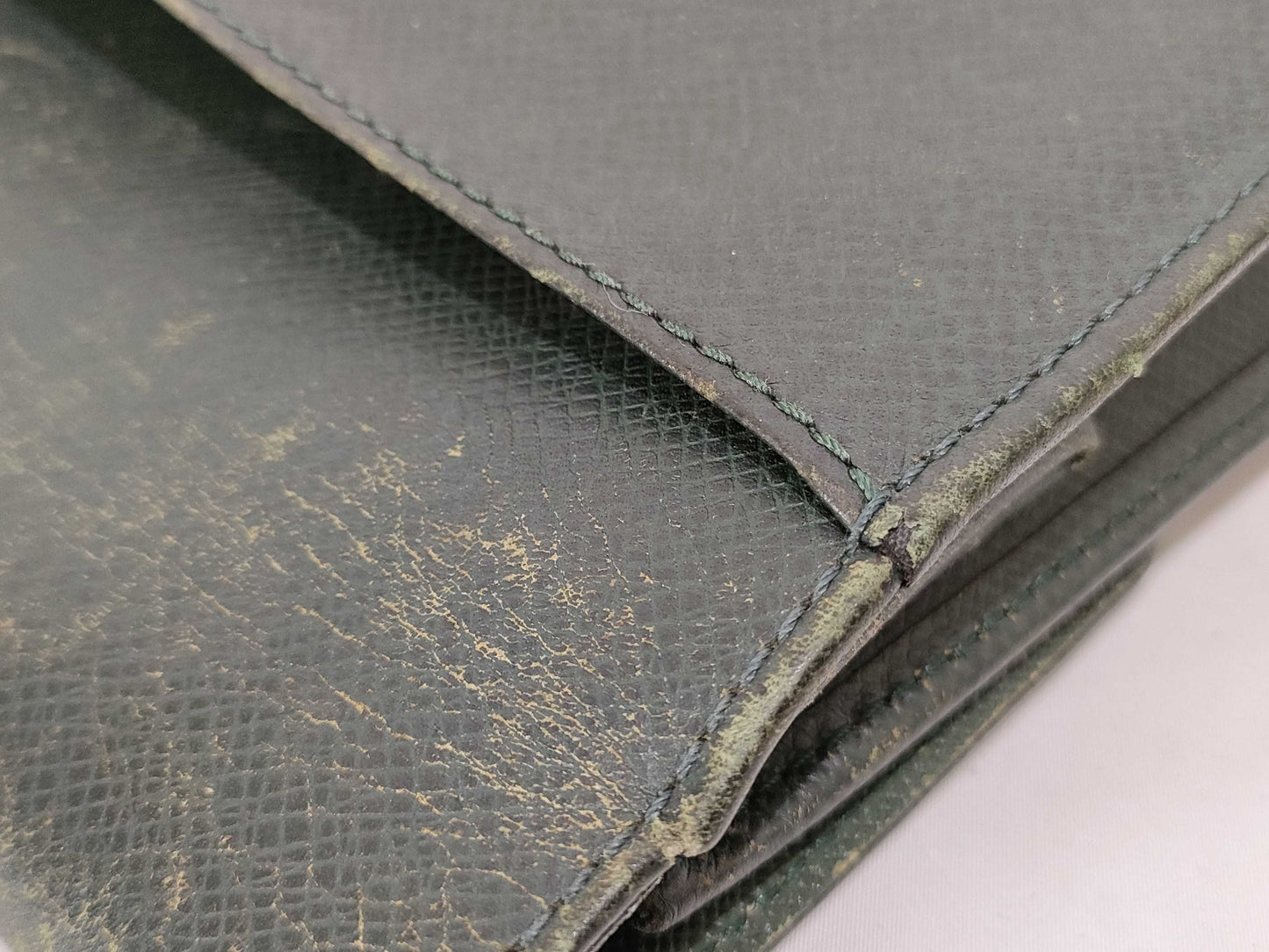 (10320_0212) LOUIS VUITTON Taiga Louis Vuitton Second Bag Taiga Clado M30194 Second Bag