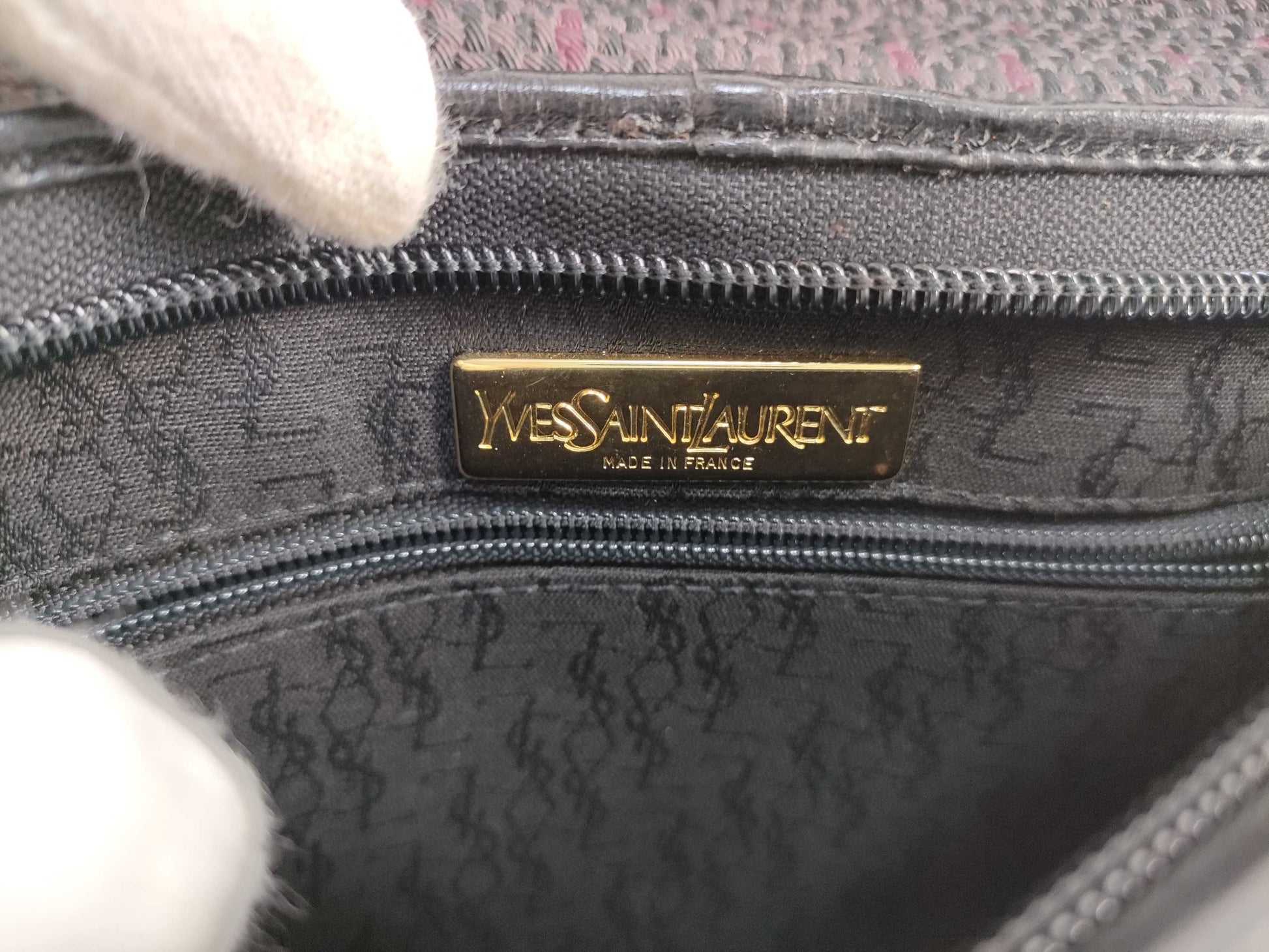 (10310_0263) SAINT LAURENT Yves Saint Laurent Second Bag Logo Black Second Bag