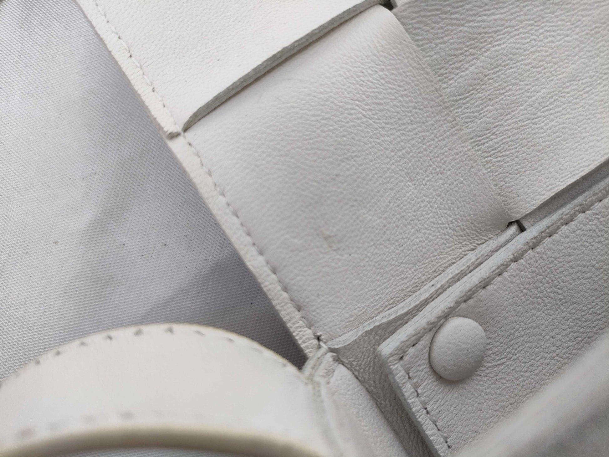 BOTTEGA VENETA Intrecciato Bottega Veneta Maxi Intrecciato Candy Cassette Shoulder Bag