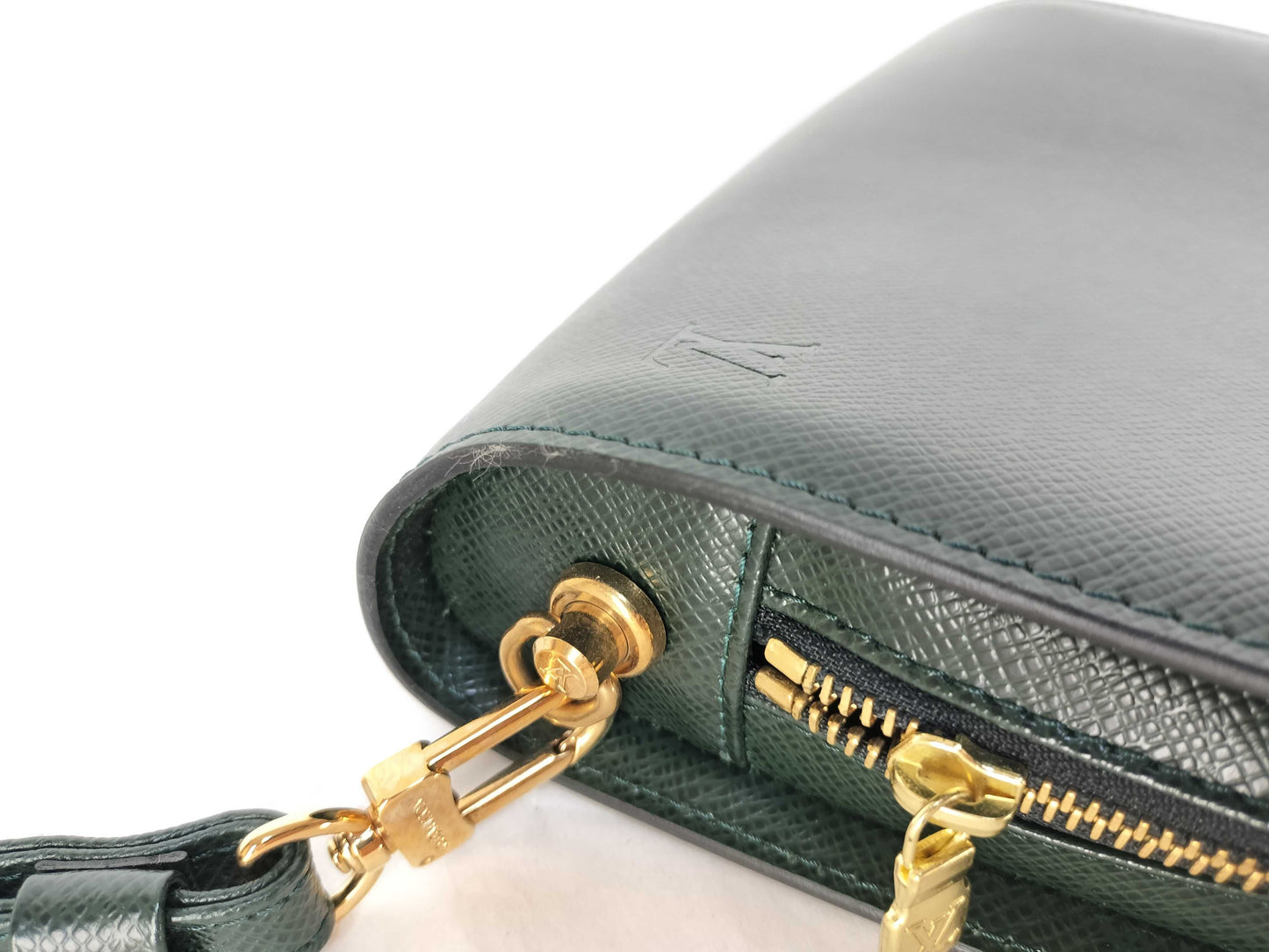 LOUIS VUITTON Taiga brand second bag