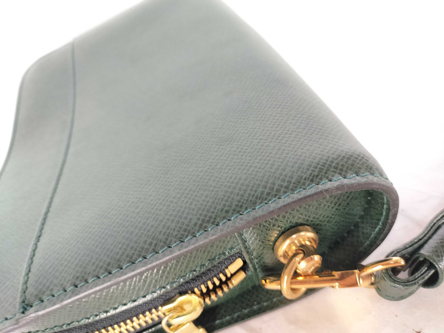 LOUIS VUITTON Taiga brand second bag