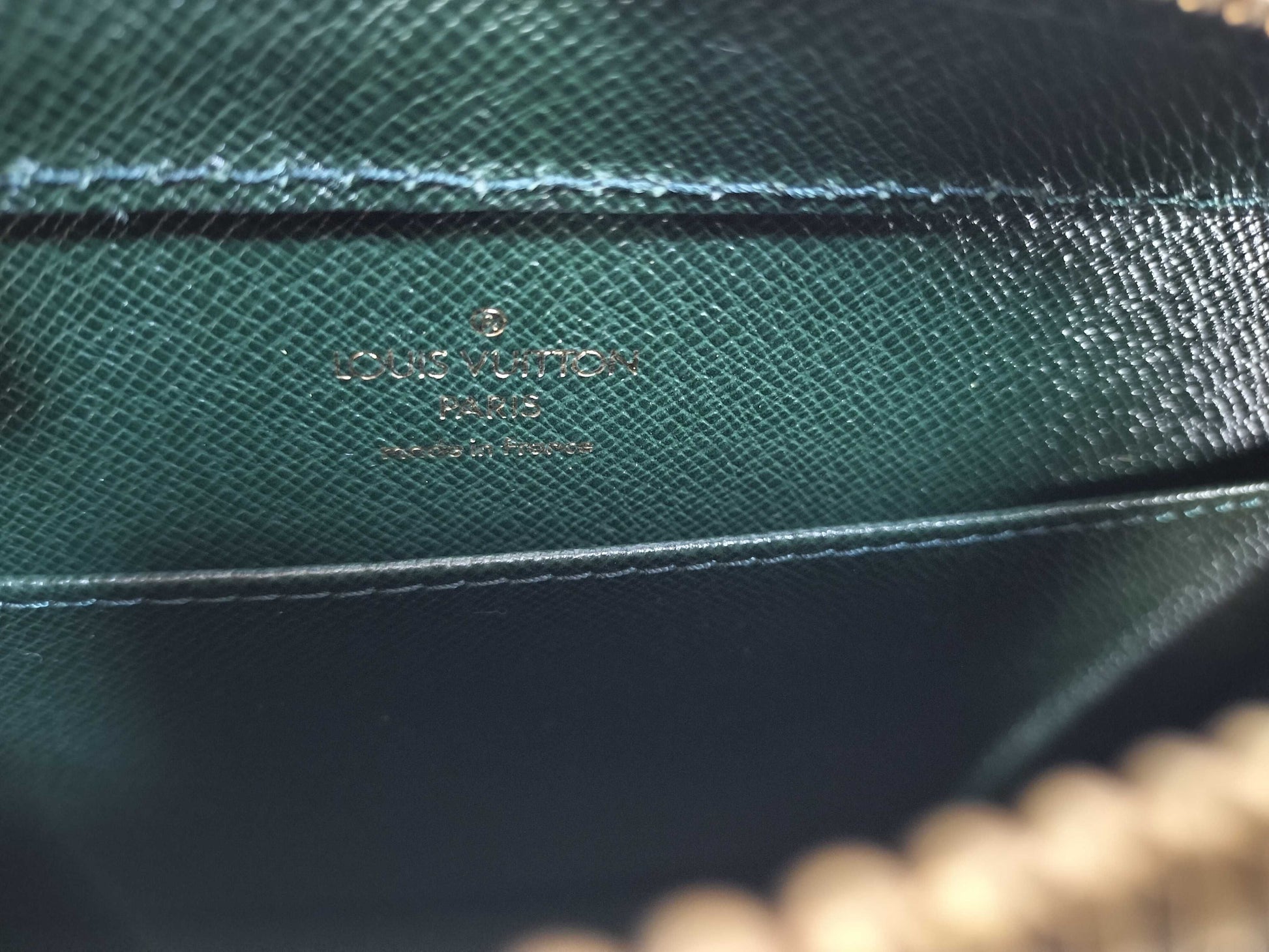 LOUIS VUITTON Taiga brand second bag