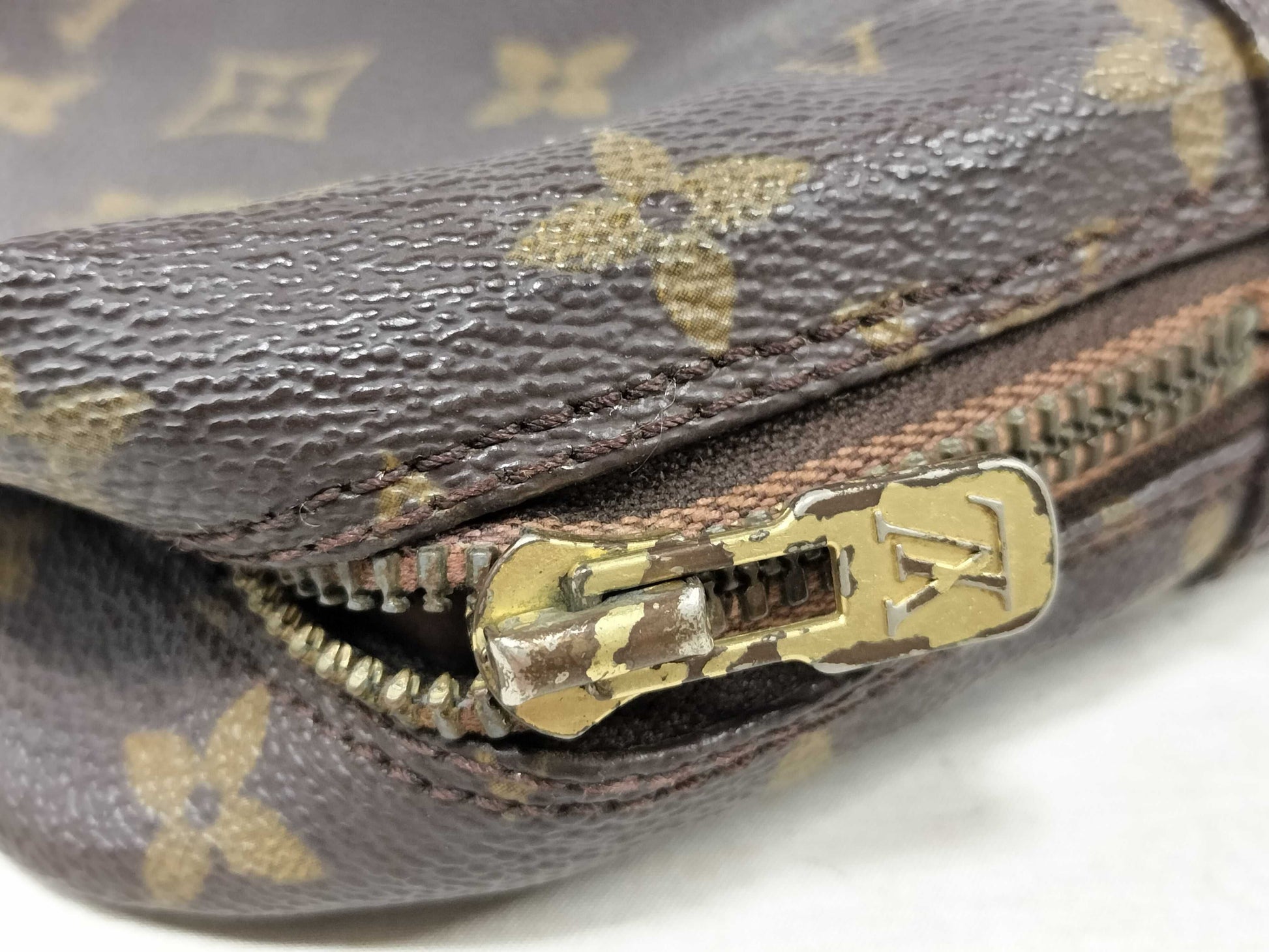 LOUIS VUITTON Monogram Louis Vuitton Monogram True Toilet 28 M47522 Second Bag