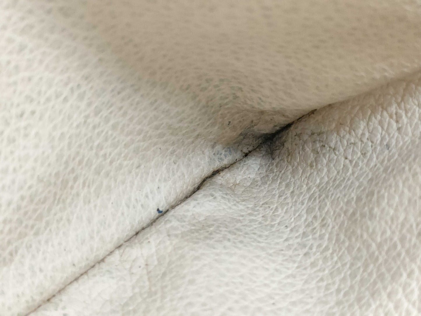 LOUIS VUITTON Monogram Truest Wallet 28 Second Bag