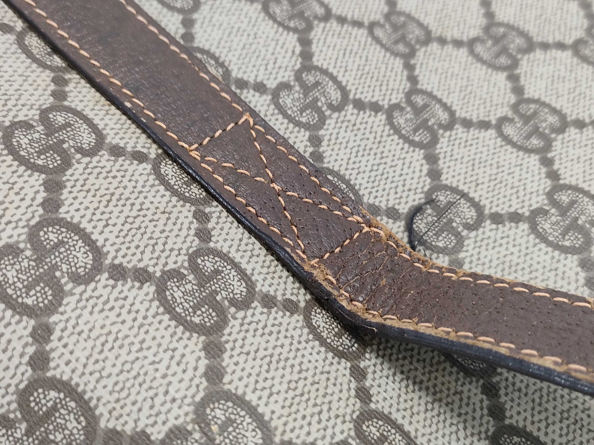 GUCCI GG Supreme Tote Bag