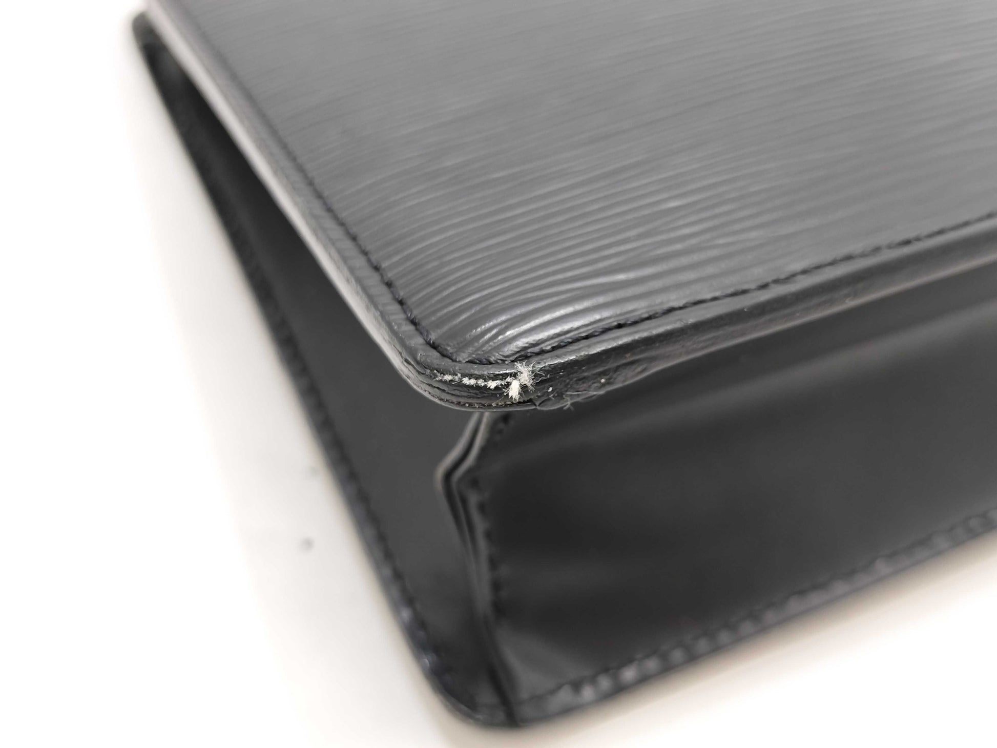 LOUIS VUITTON Epi LV Epi Pochette Homme Second Bag