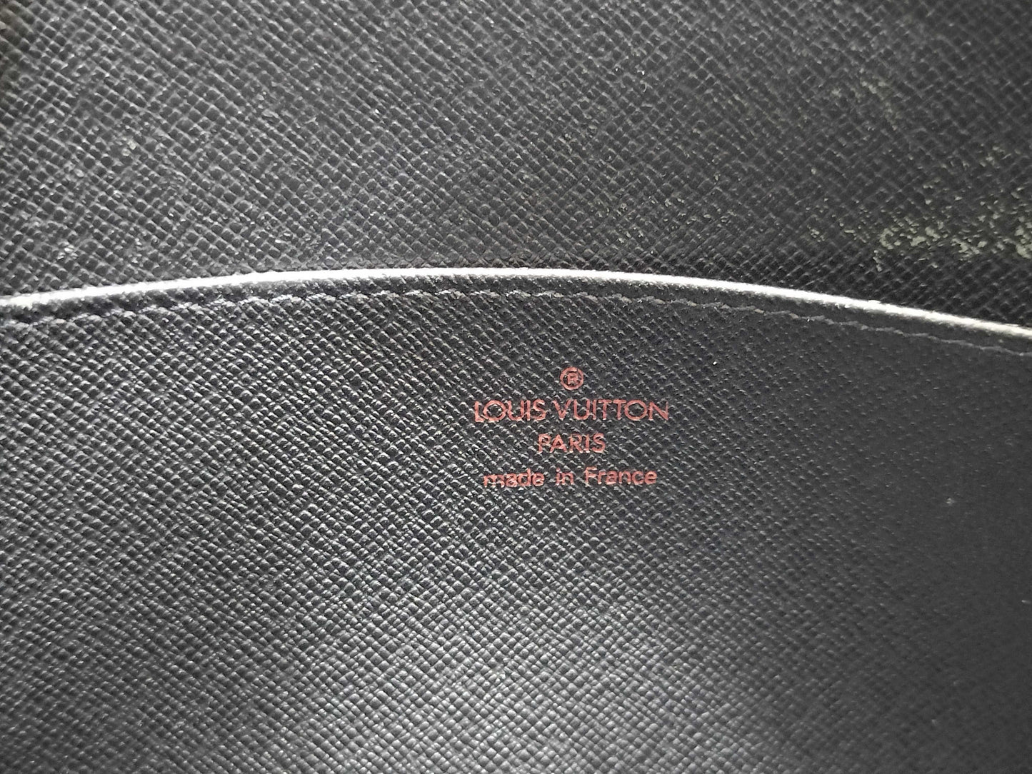 LOUIS VUITTON Epi LV Epi Pochette Homme Second Bag