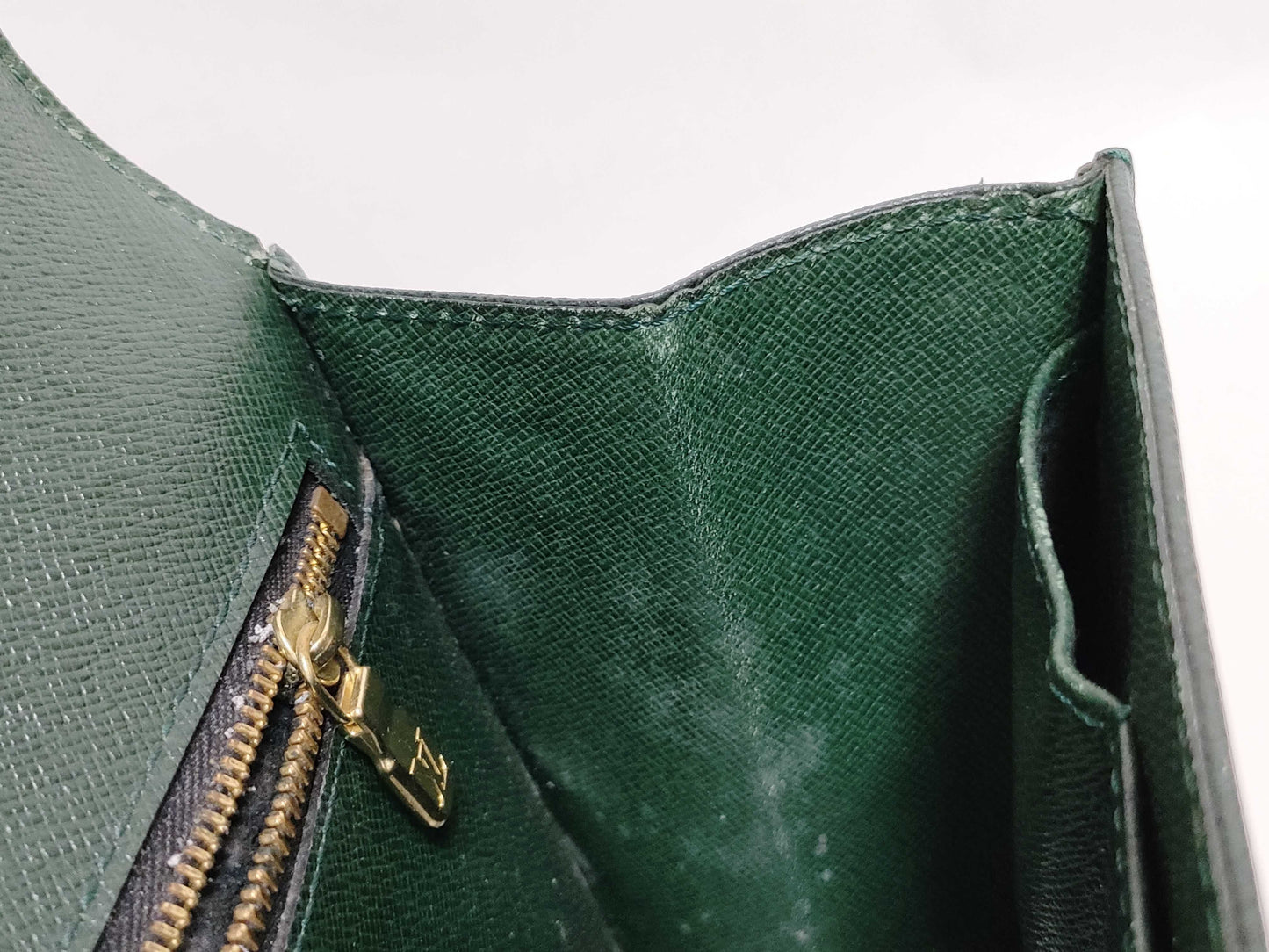 LOUIS VUITTON Taiga Louis Vuitton bag second bag