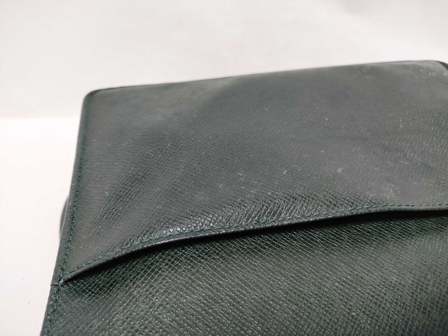 LOUIS VUITTON Taiga Louis Vuitton bag second bag