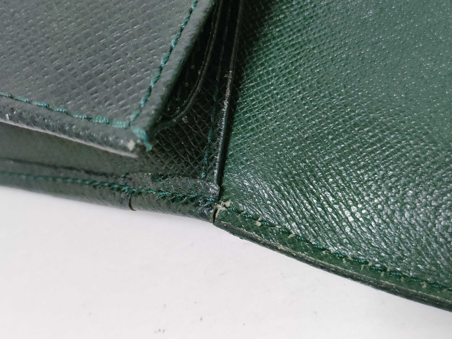 LOUIS VUITTON Taiga Louis Vuitton bag second bag