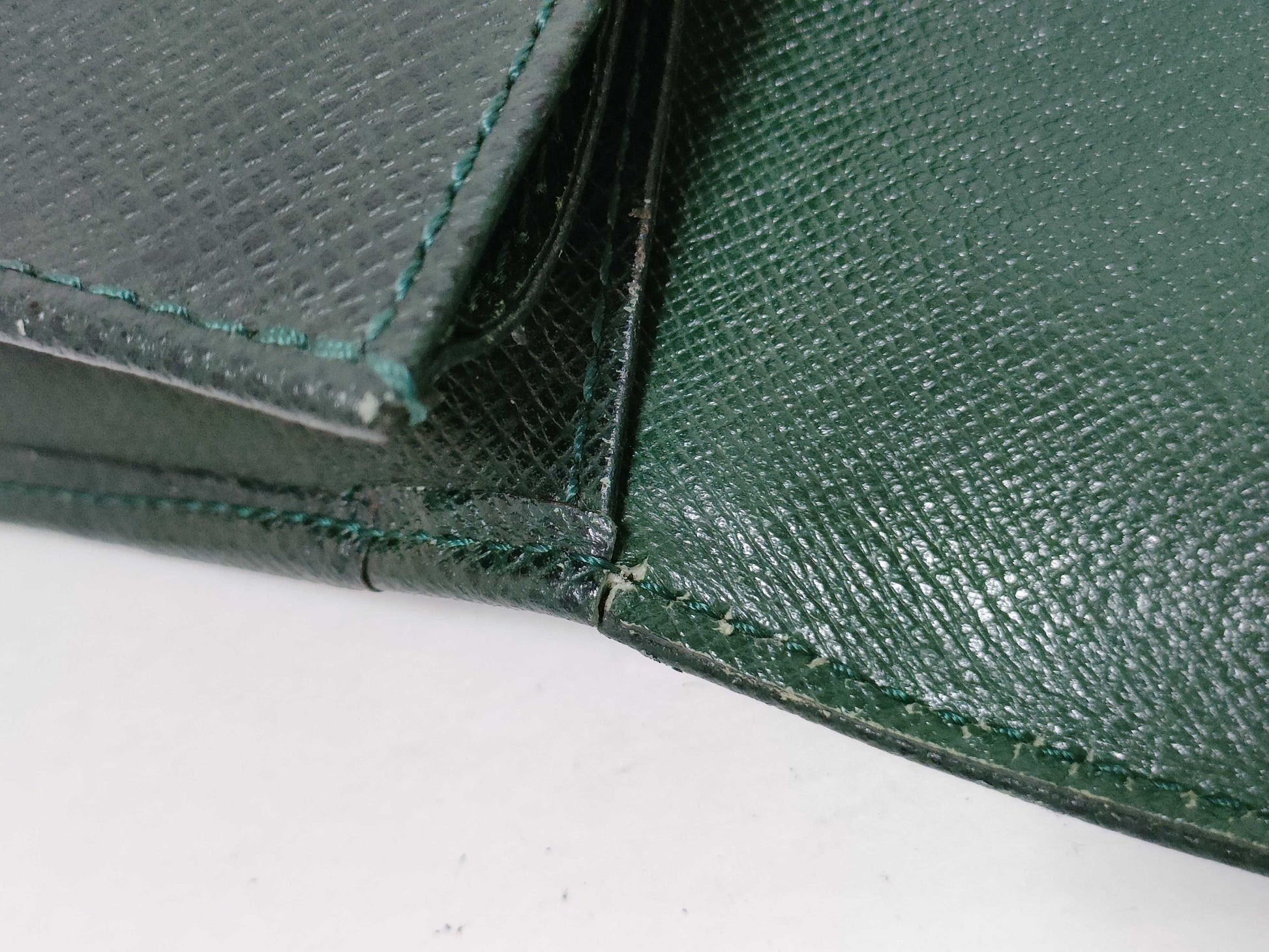 LOUIS VUITTON Taiga Louis Vuitton bag second bag