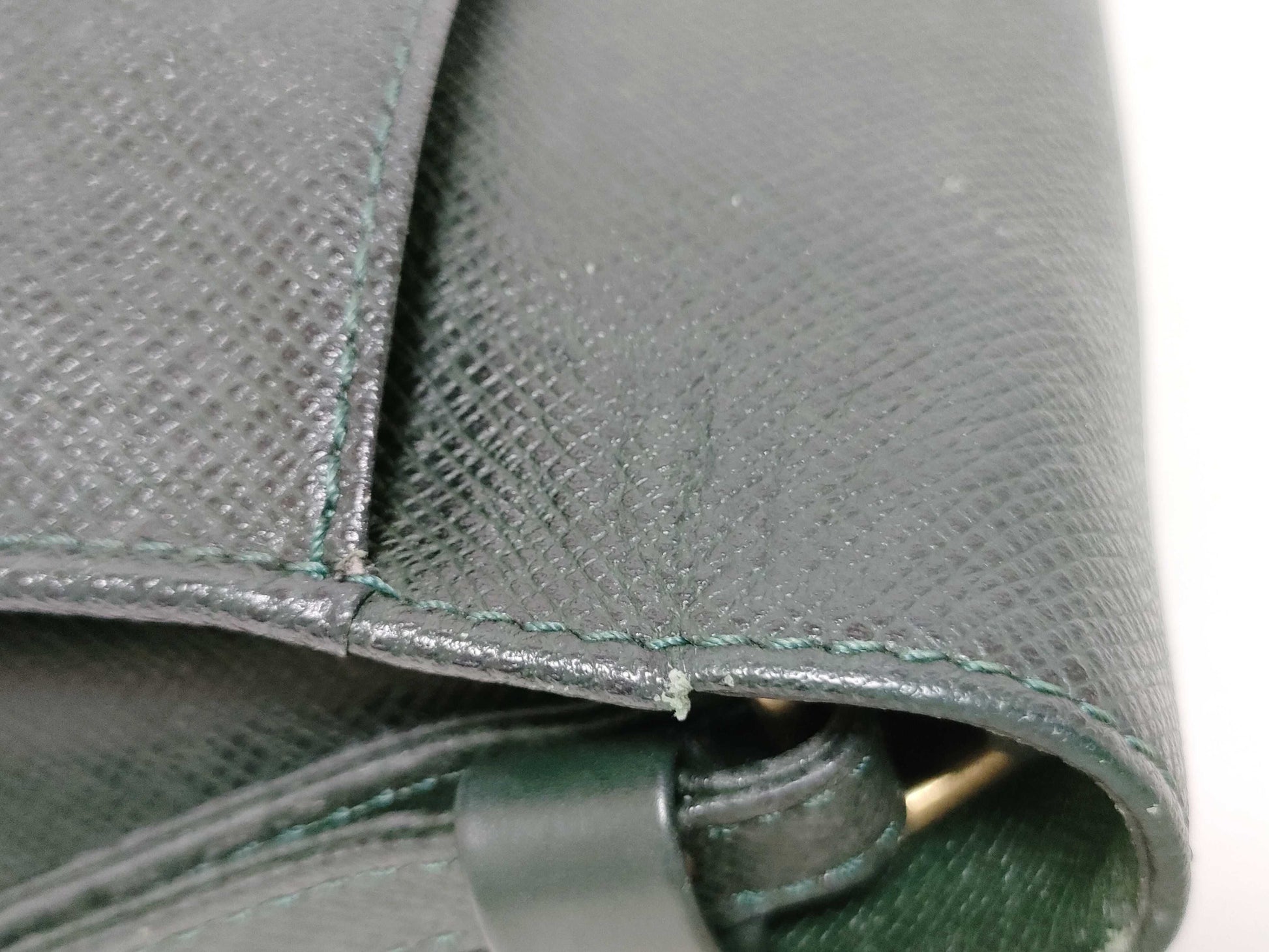LOUIS VUITTON Taiga Louis Vuitton bag second bag