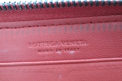 BOTTEGA VENETA Intrecciato Round Zip Wallet