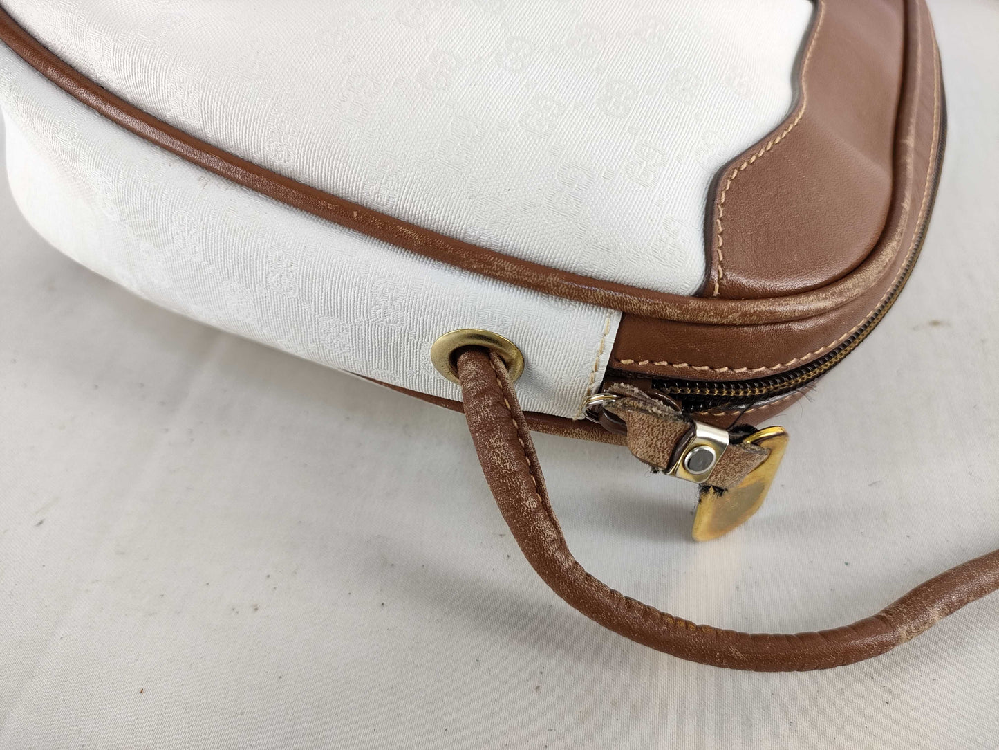 GUCCI 001/104 Shoulder Bag Micro GG PVC and Leather White and Brown Shoulder Bag