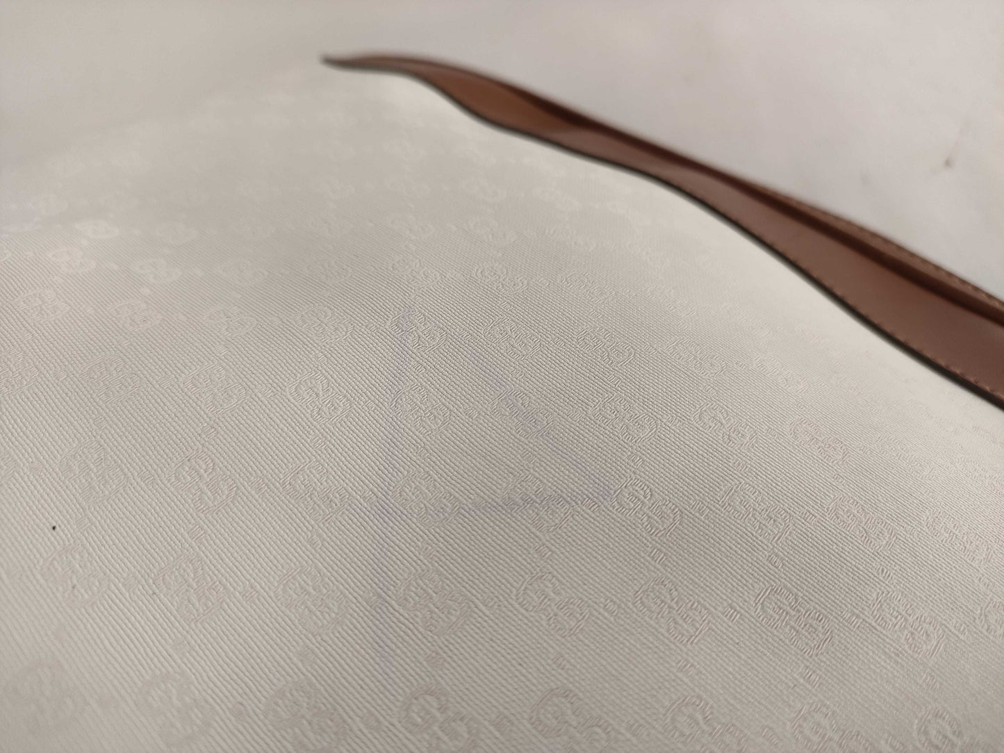 GUCCI 001/104 Shoulder Bag Micro GG PVC and Leather White and Brown Shoulder Bag