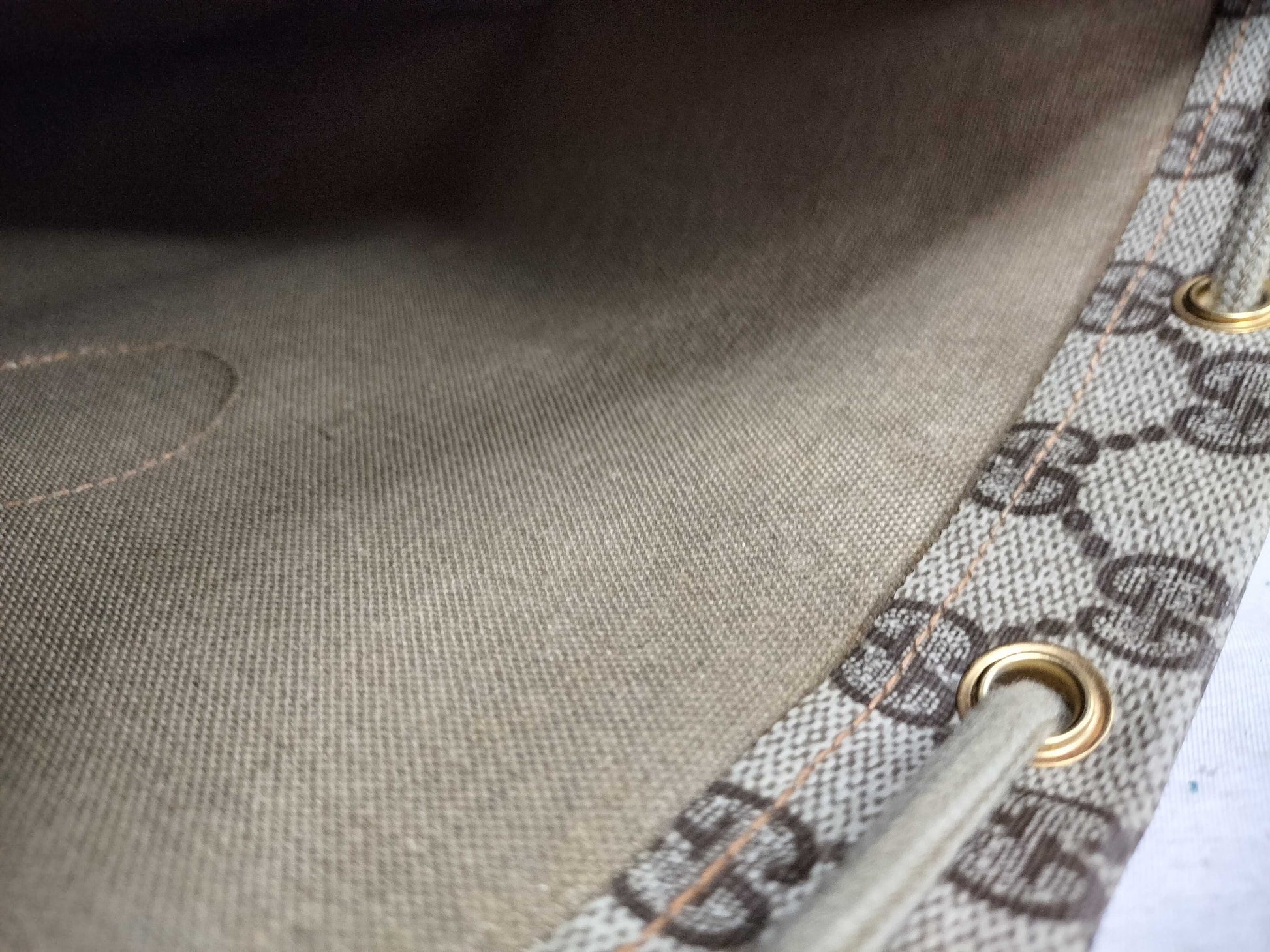 GUCCI GG Supreme Gucci 97 19 302 Drawstring Bag GG Supreme PVC Brown Bag